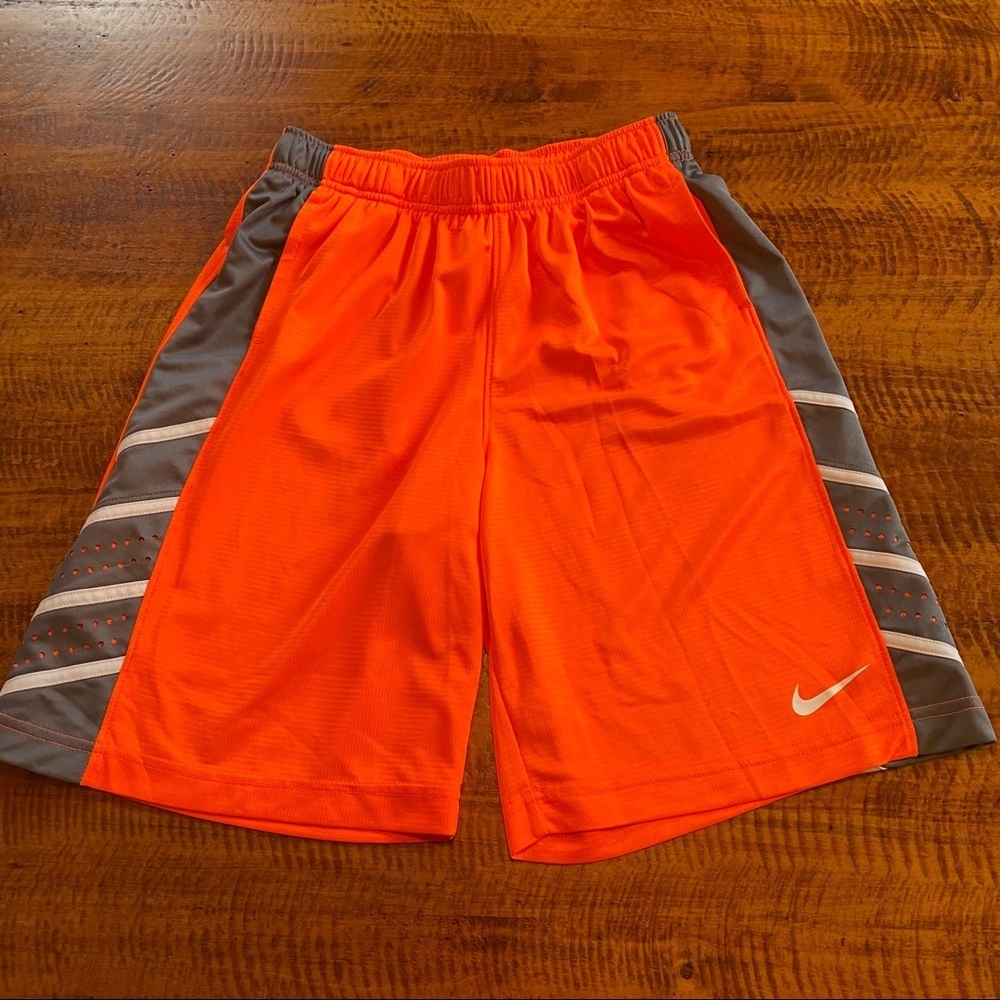 ❤️Nike - Boys' Dri-Fit Basketball Shorts - M